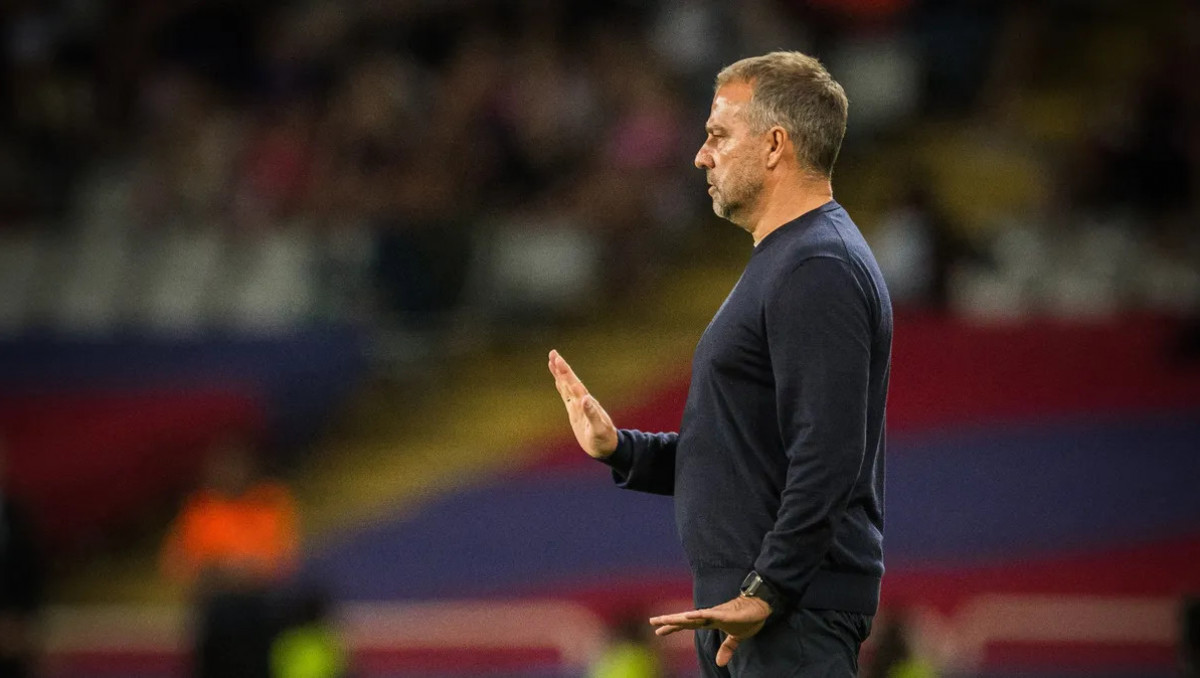 Флик сорвался в раздевалке "Барселоны" и раскритиковал звезду после матча с "Реалом"