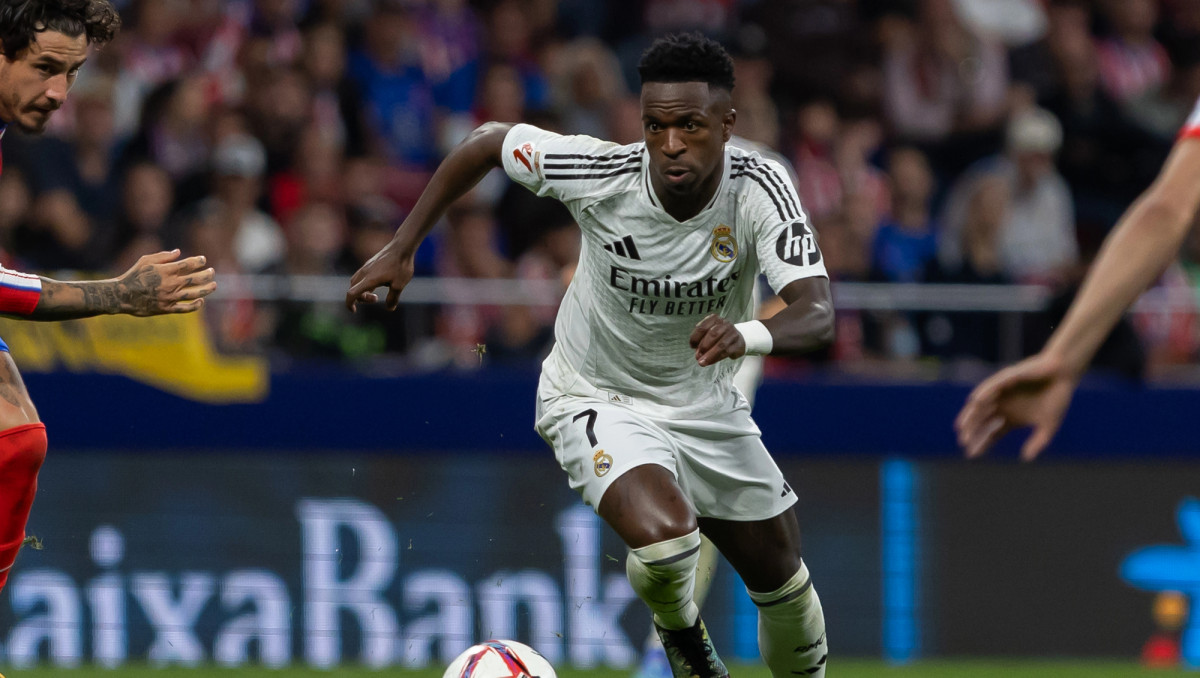 Президент "Реала" выбрал между Алонсо и Винисиусом после скандала в эль-класико