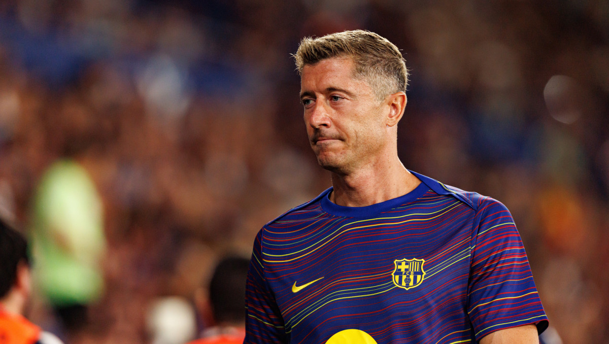 Стало известно о срыве перехода Левандовски в топ-клуб АПЛ