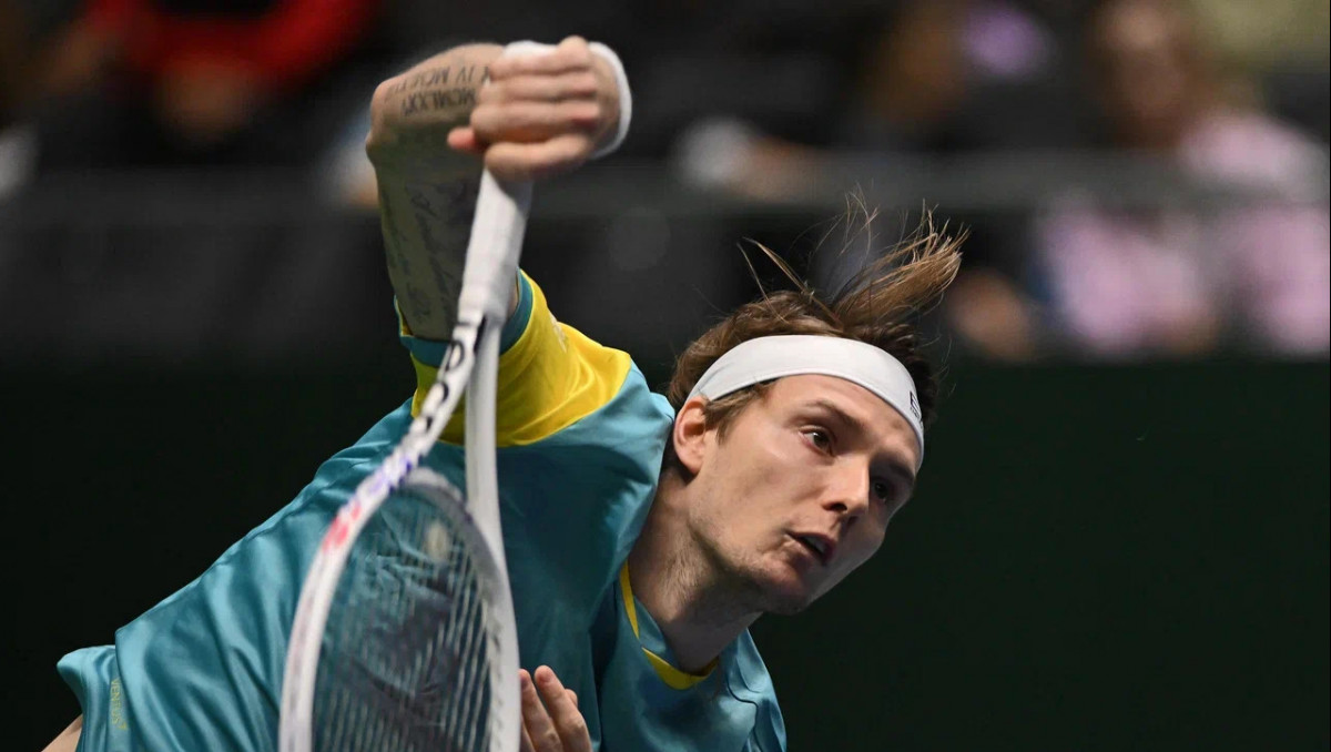 Камбэком обернулся матч Бублика за финал "Мастерса" в Париже