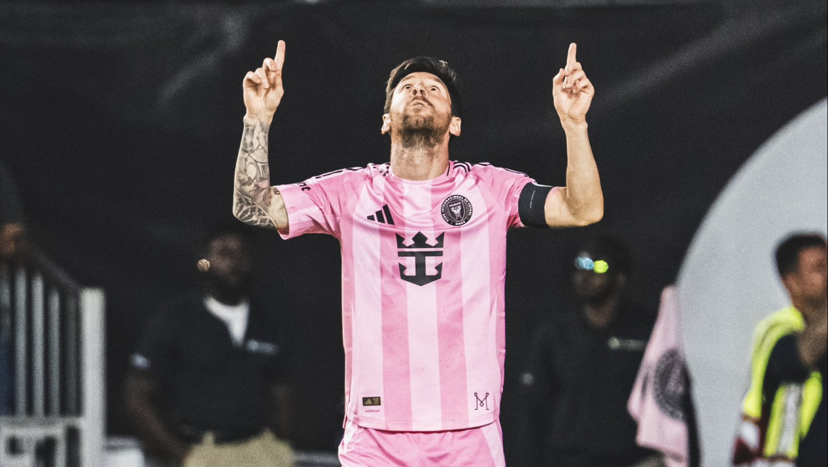 Дубль и ассист Месси вывели "Интер Майами" в 1/4 финала плей-офф МЛС