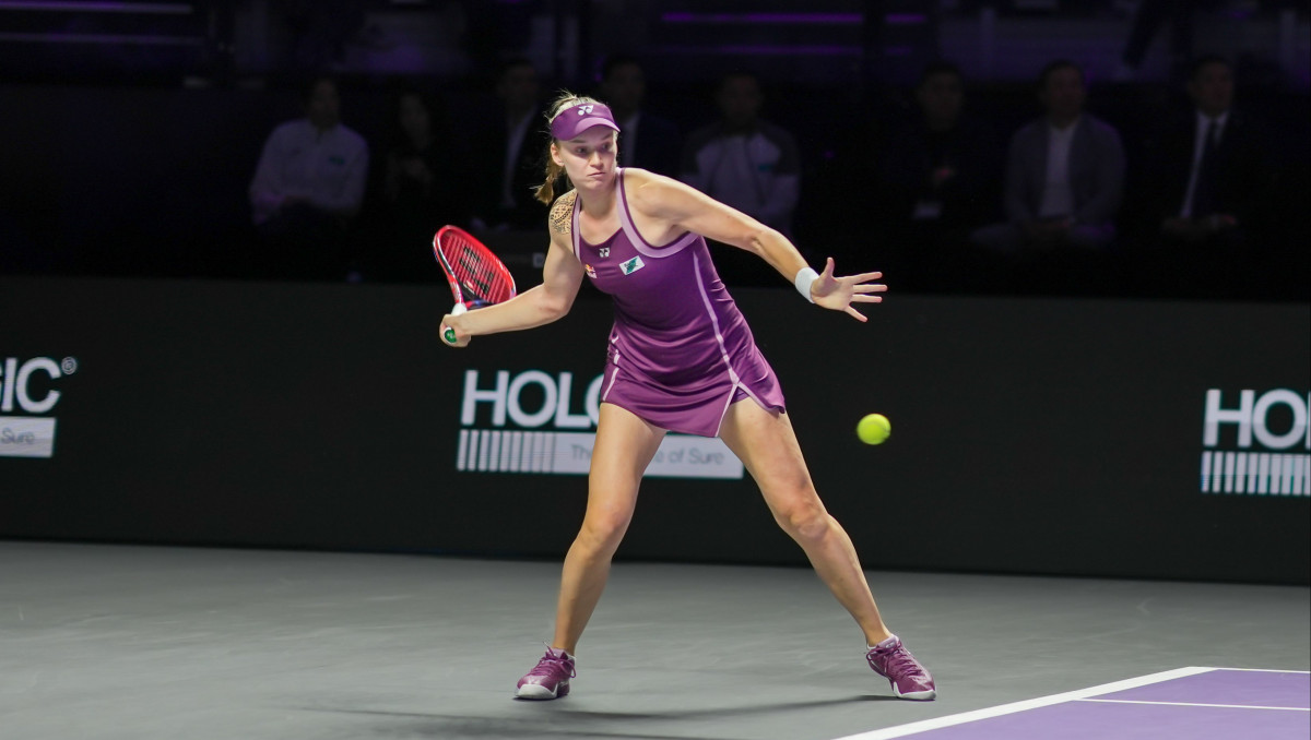 Рыбакина отказалась от фото с главой WTA. Во Франции отреагировали