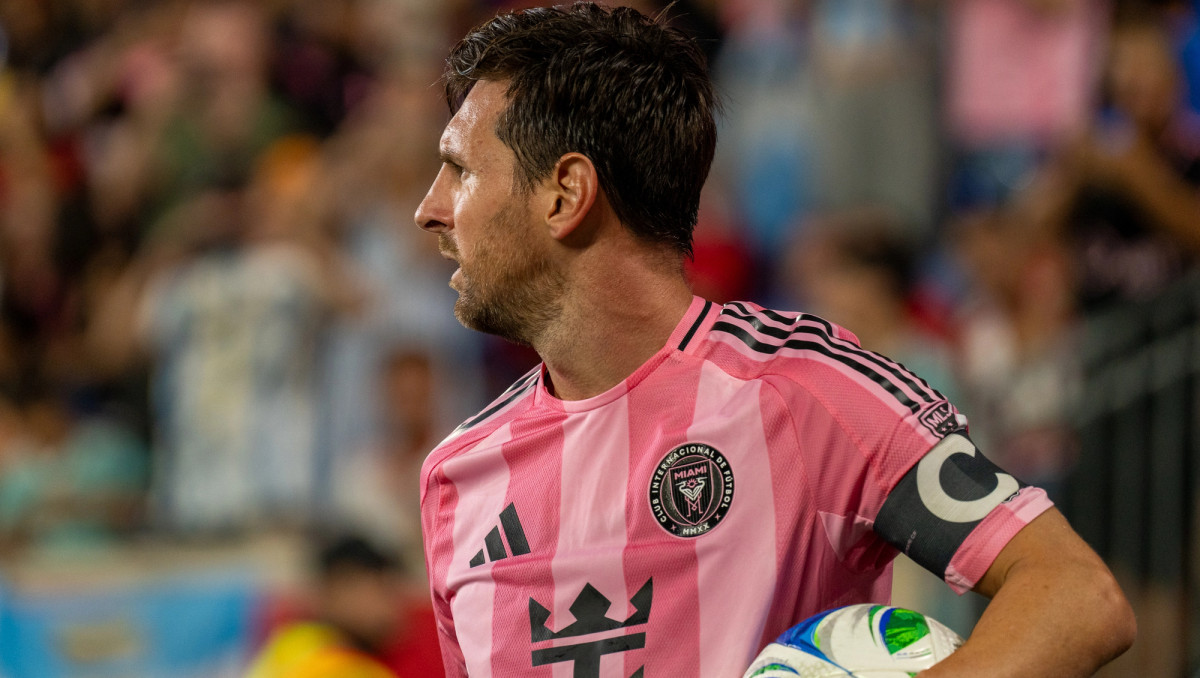 Месси рассказал о планах вернуться в Барселону