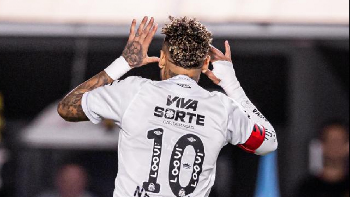 Неймар вышел за "Сантос" и забил гол за 4 минуты