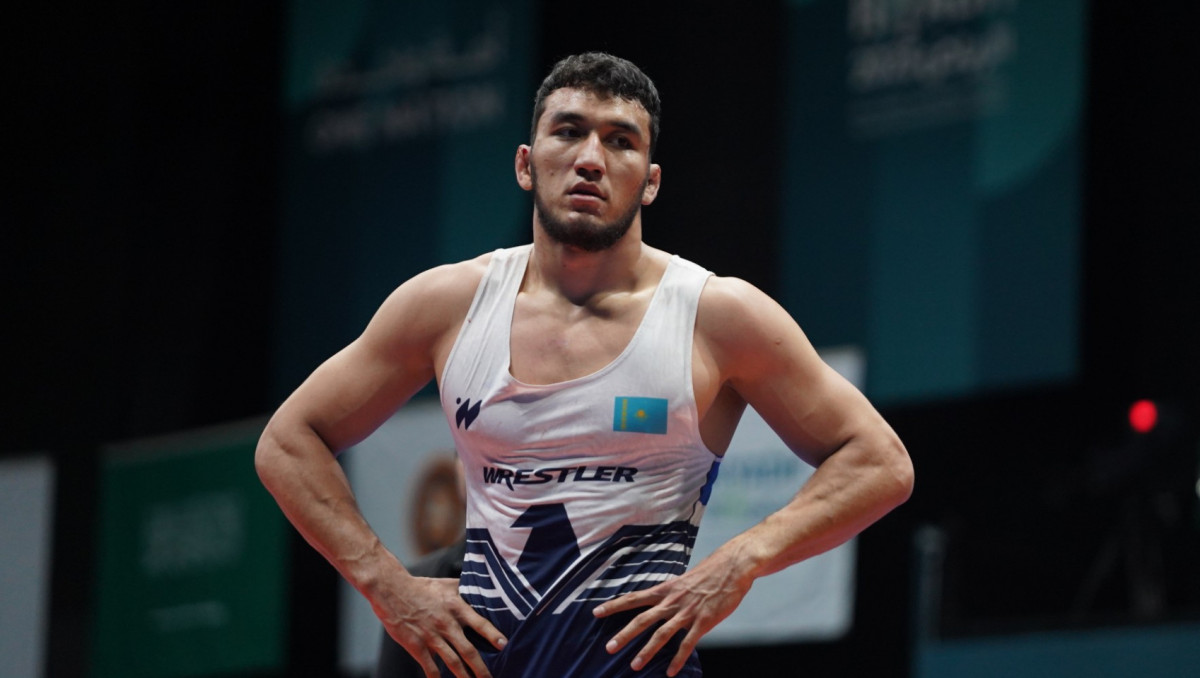 Ризабек Айтмухан победил титулованного борца и выступит за финал Исламиады