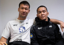 Шавкат Рахмонов и Асу Алмабаев. Фото: UFC Eurasia©