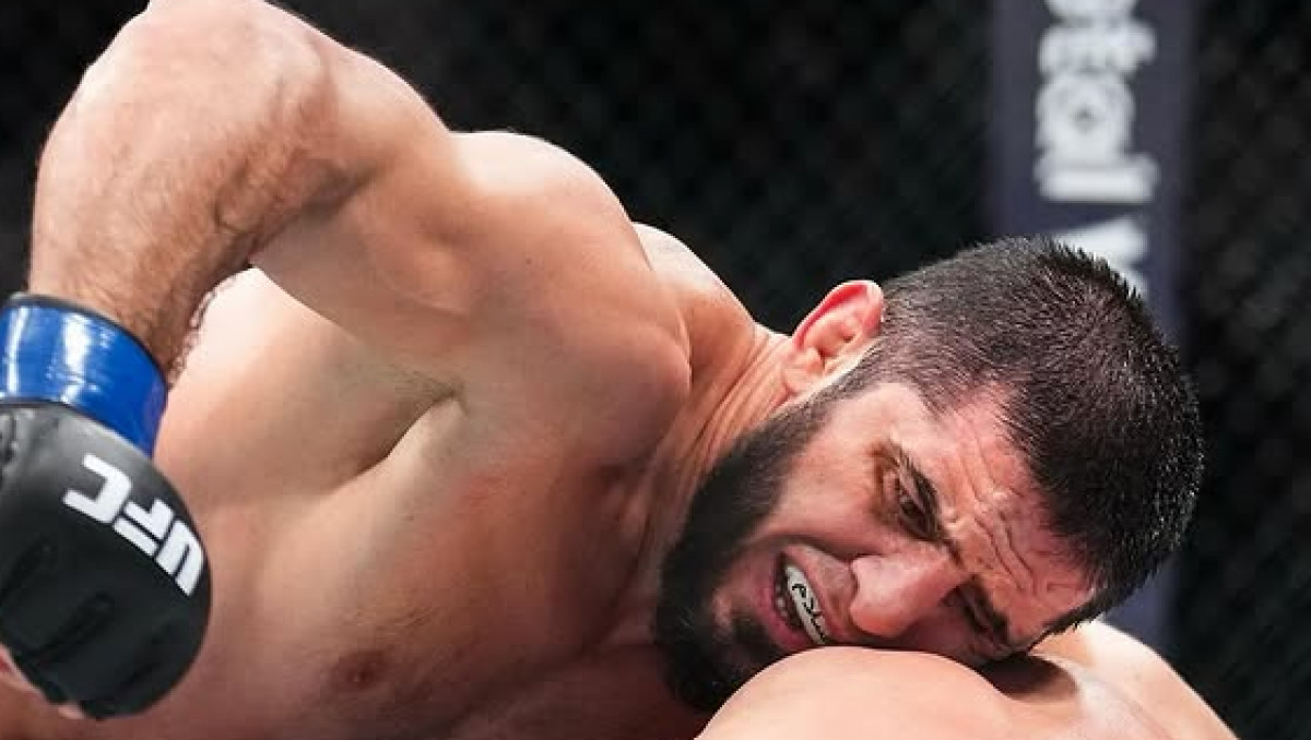 Махачев ответил на вызов Рахмонова и назвал главное условие для боя