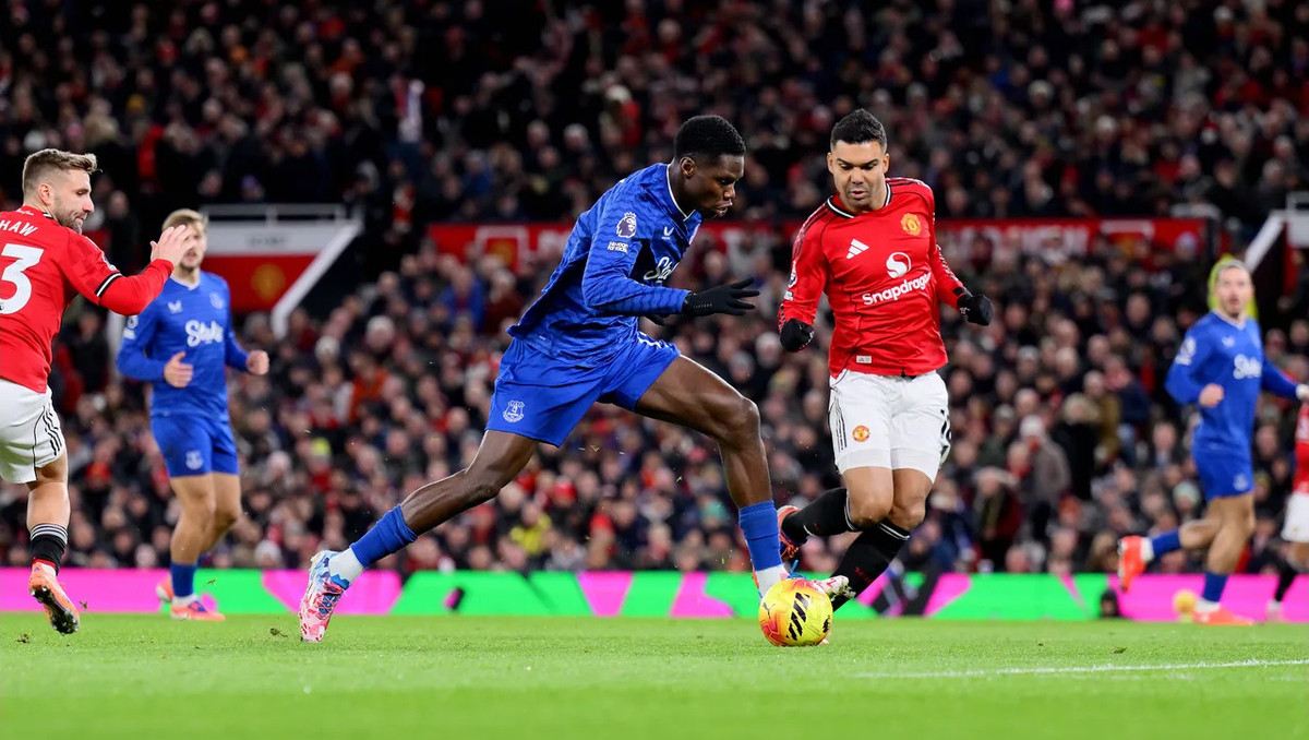 Громкой сенсацией обернулся матч "Манчестер Юнайтед" в АПЛ с нелепым удалением