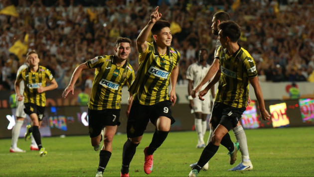 Футболисты "Кайрата" после гола "Словану". Фото: ФК "Кайрат"©