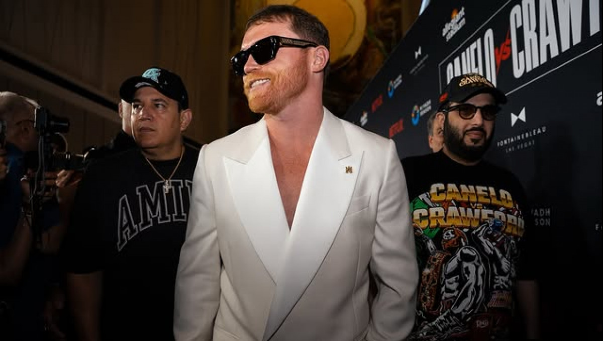 Чемпион с рекордом 31-0 нокаутировал соперника и испугал Канело