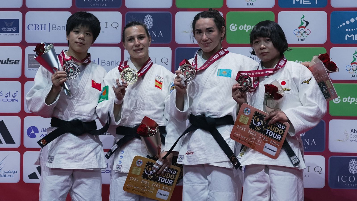 Медаль Абужакыновой и возвращение Кыргызбаева. Как Казахстан выступил на Grand Slam в ОАЭ