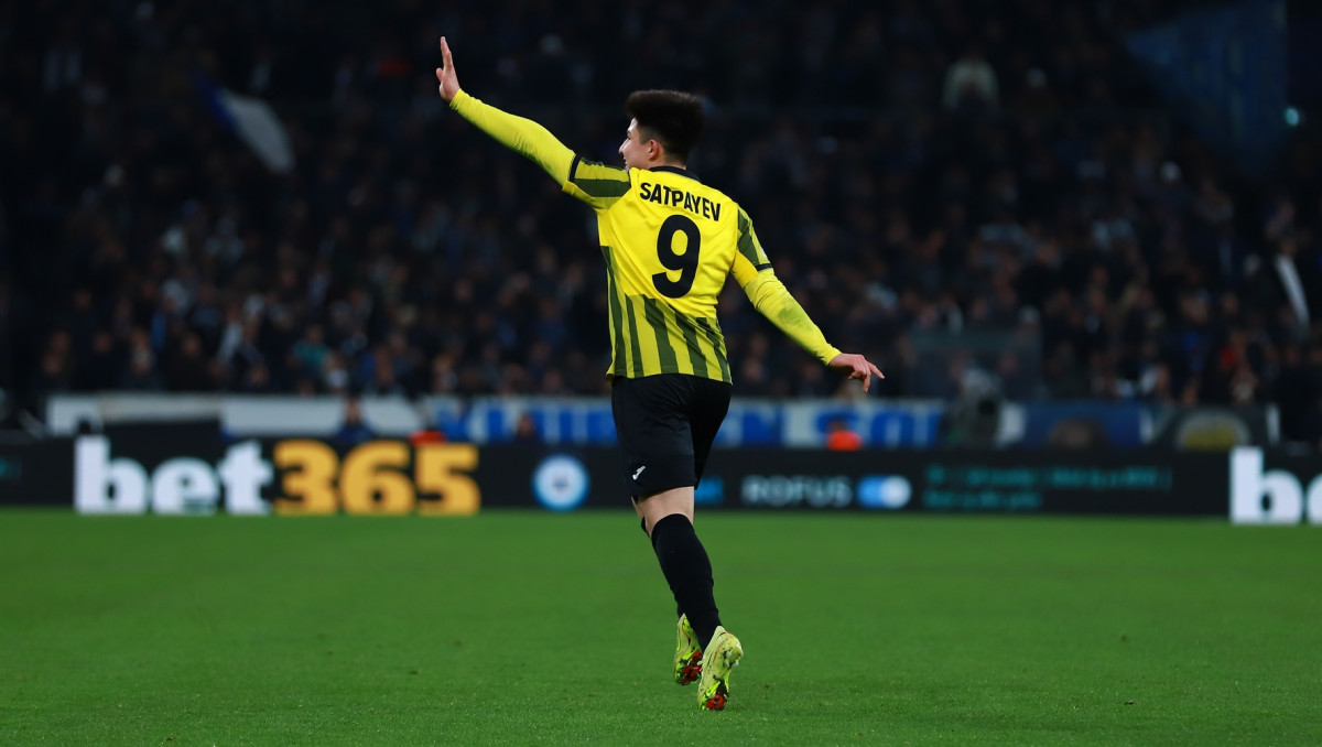 Кто заменит Сатпаева в матче с "Олимпиакосом"? Он пропустит важную игру в Лиге чемпионов