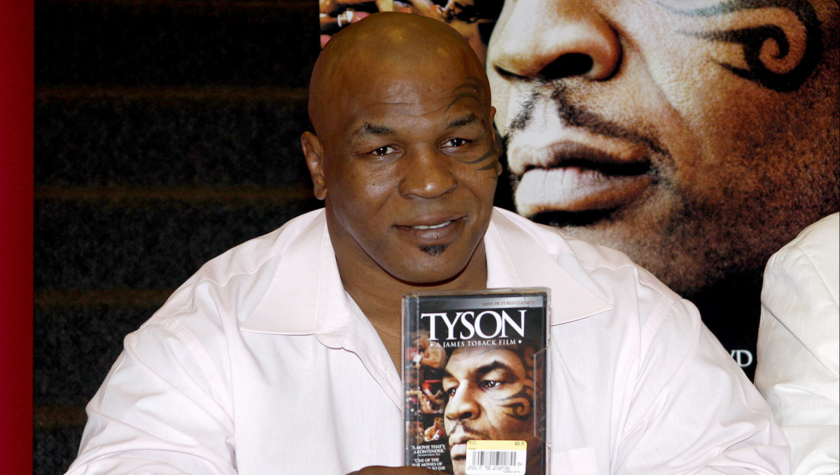 Тайсон объявил дату возвращения на ринг. В соперниках - легенда с 50-0