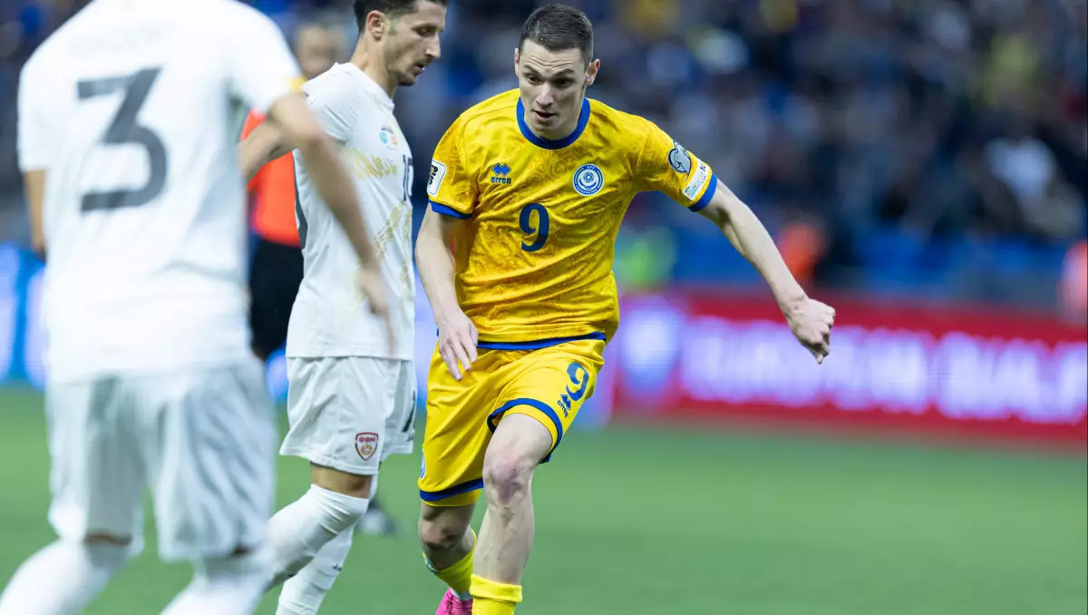 Экс-футболист ПСЖ предупредил таланта сборной Казахстана перед трансфером в Европу