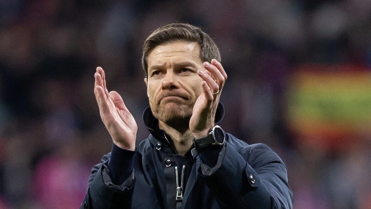 Лидер "Реала" обратился к Пересу и потребовал уволить Алонсо