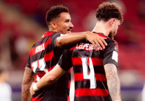 Данило и Лео Перейра. Фото: ФК "Фламенго"©