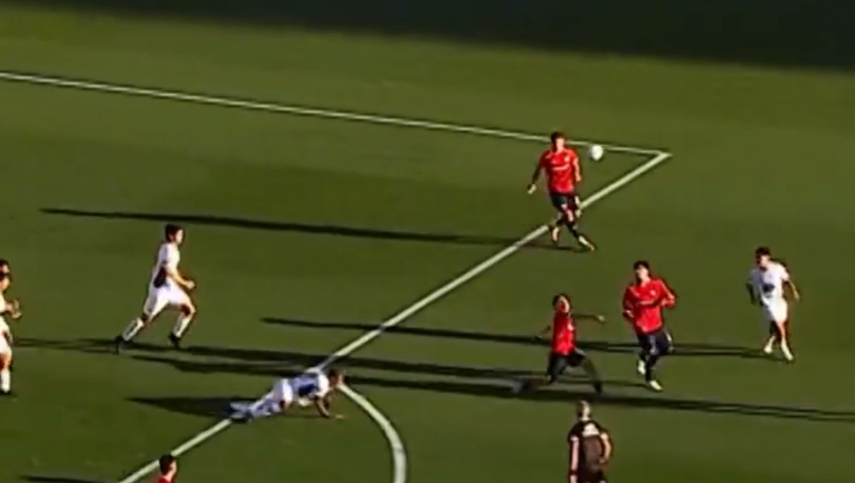 Гол ударом через себя из-за пределов штрафной признали лучшим в 2025 году (видео)