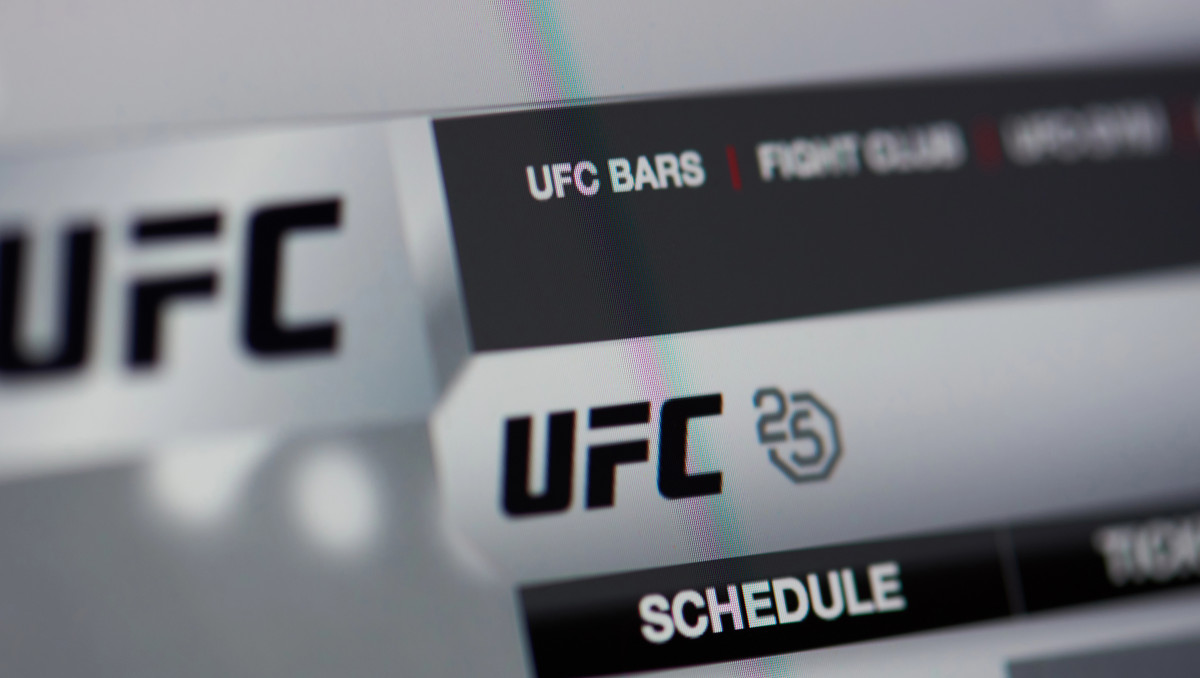 Избежавший боя с Рахмоновым экс-чемпион UFC раскритиковал Махачева