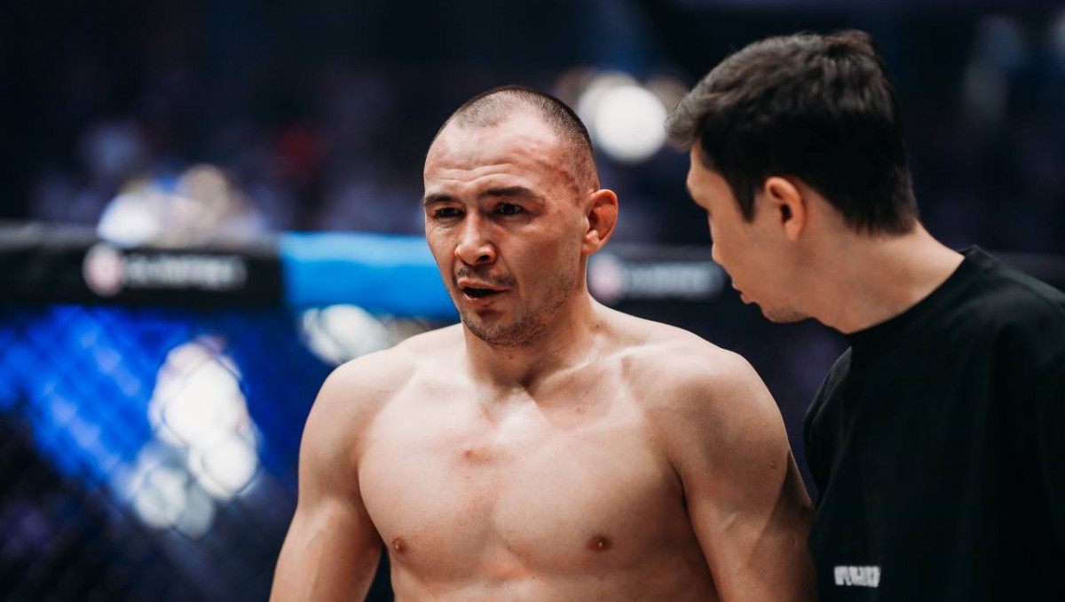 Дамир Исмагулов получил жуткую травму в бою. Его унесли на носилках