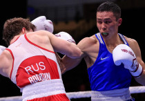 Всеволод Рогозин и Сакен Бибосынов. Фото: ©IBA