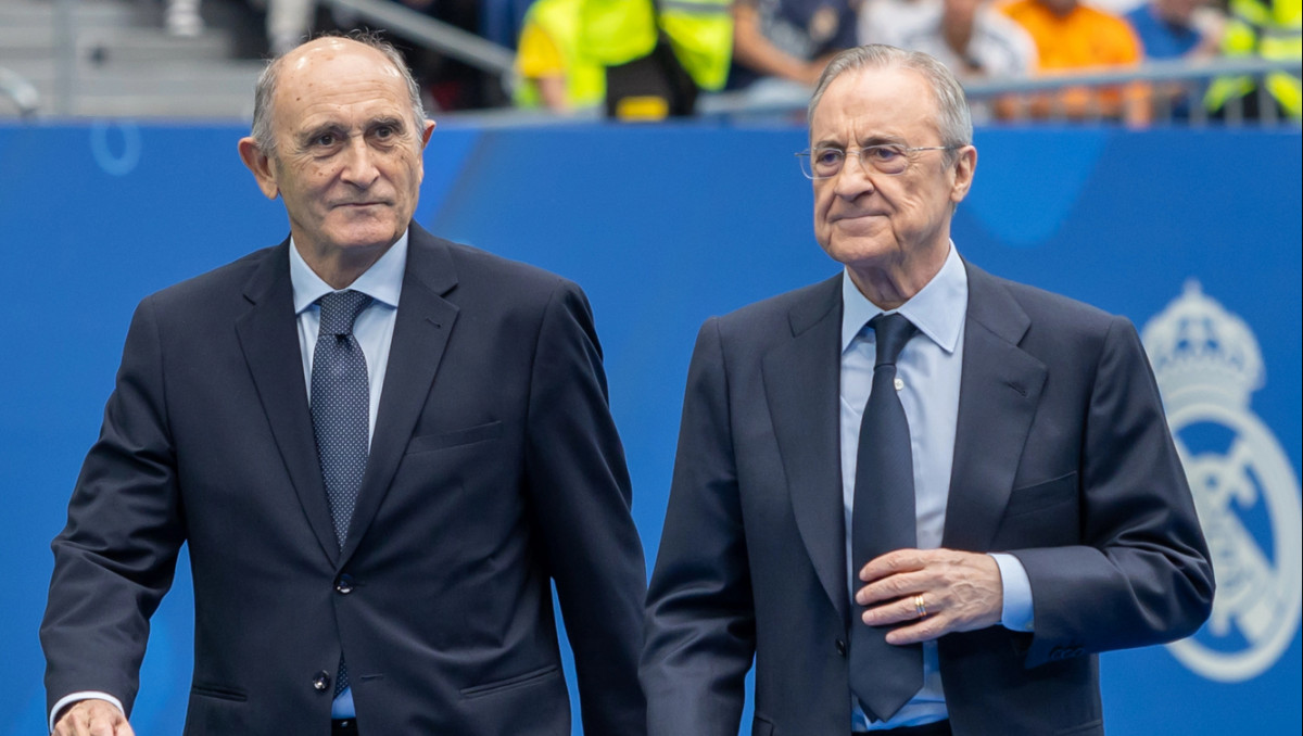 Три человека помешали Пересу уволить Алонсо из "Реала"