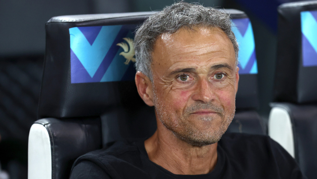 "Барселона" отвергла 65 миллионов от ПСЖ и разбила мечту Луиса Энрике