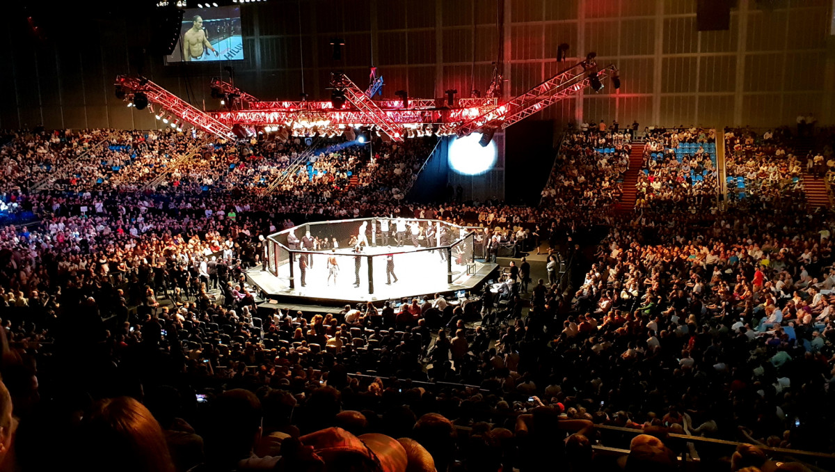 Обидчик Алмахана бросил вызов чемпиону UFC из России после победы над казахстанцем