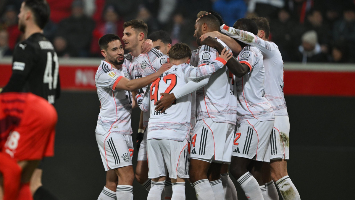 "Бавария" оформила разгром 4:0 в Бундеслиге и сотворила историю