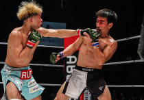 Каршыга Даутбек (справа). Фото: RIZIN FF©