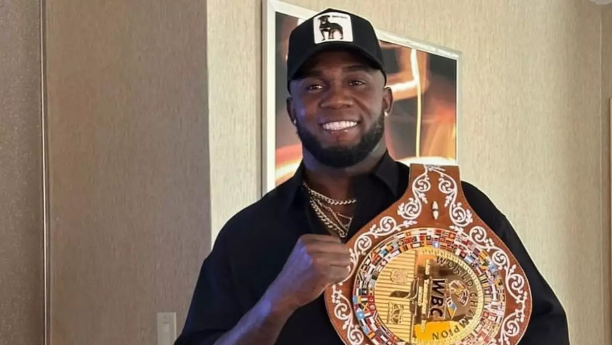 Сорвавший бой против Алимханулы чемпион мира подерётся с другим казахстанцем