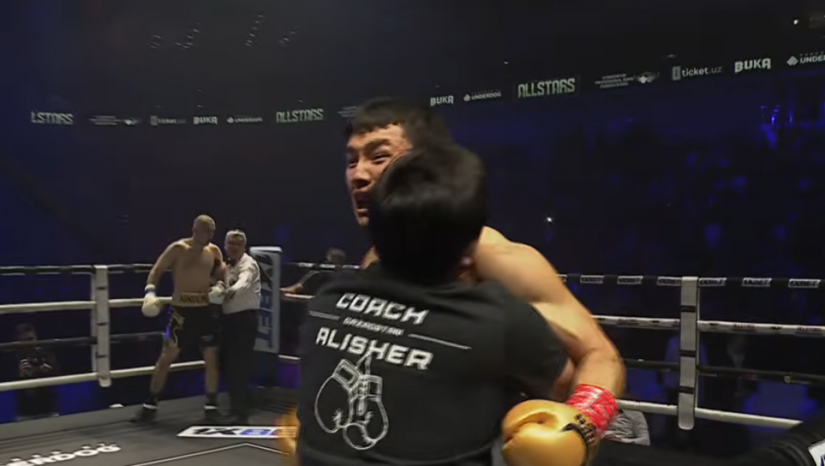 Еркебулан Токтар отправил узбекистанца в нокаут уже в первом раунде