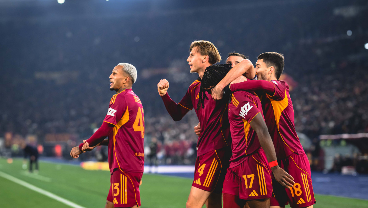 "Рома" забила три гола за 17 минут и оформила победу в Серии А