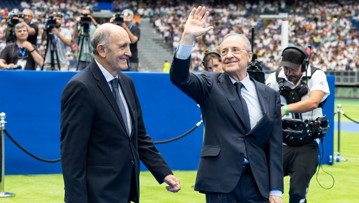 Перес предложил двух игроков и 30 миллионов за нового лидера "Реала"