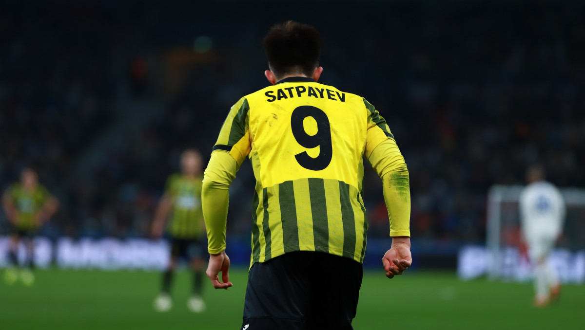 Экстренное собрание в клубе Сатпаева: кто возглавит "Челси" после ухода Марески?