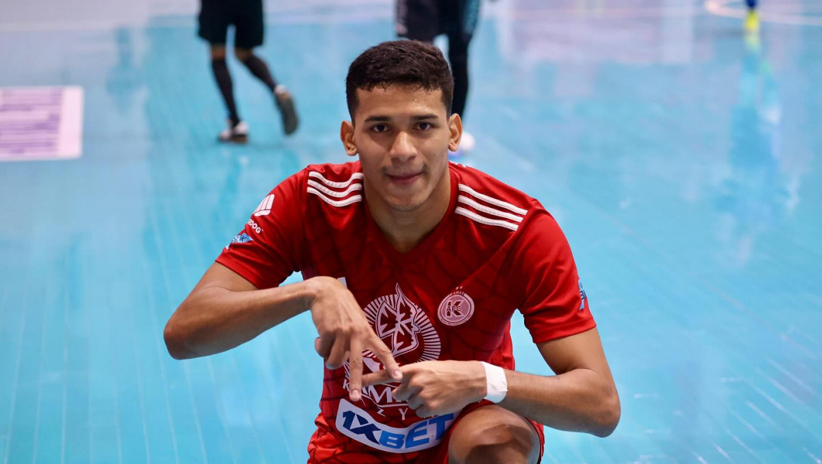 "Кайрат" расстался с третьим игроком: он уже нашёл новый клуб