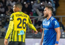 Динмухаммед Кашкен (справа). ©ФК "Жетысу"