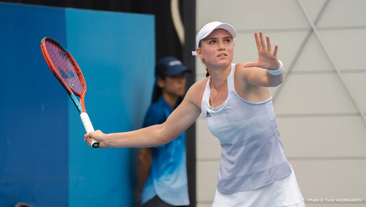 Елена Рыбакина опередила Игу Швентек