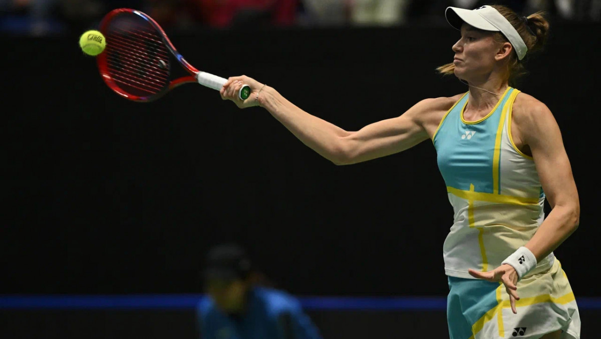 "Огромное достижение". Что говорят о сенсации в матче Рыбакиной