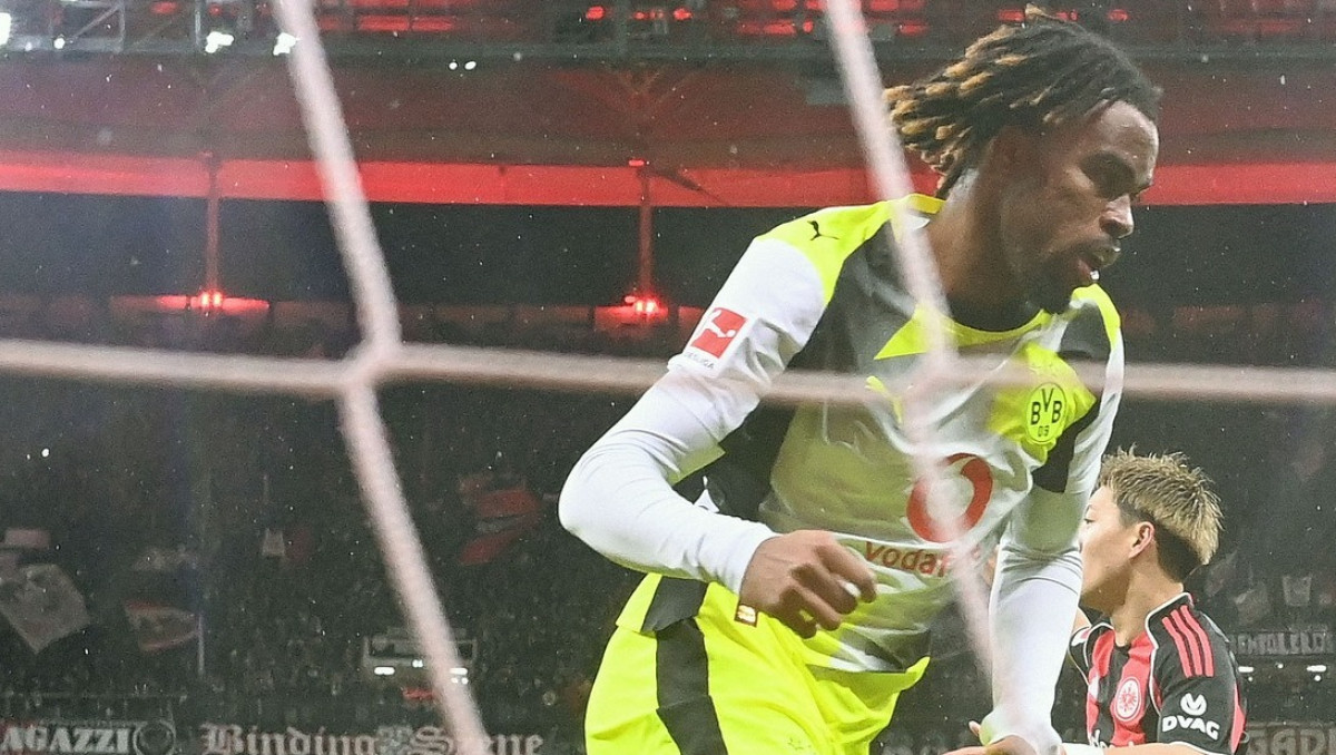 Двойной камбэк с 6 голами: в Бундеслиге случилась перестрелка с участием "Боруссии"