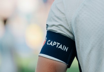 Капитан в футболе. Фото сгенерировано нейросетью Grok©