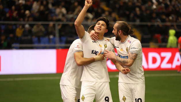 Дастан Сатпаев празднует гол в ворота "Астаны". Фото: ФК "Кайрат"/Арман Джаксыгулов©