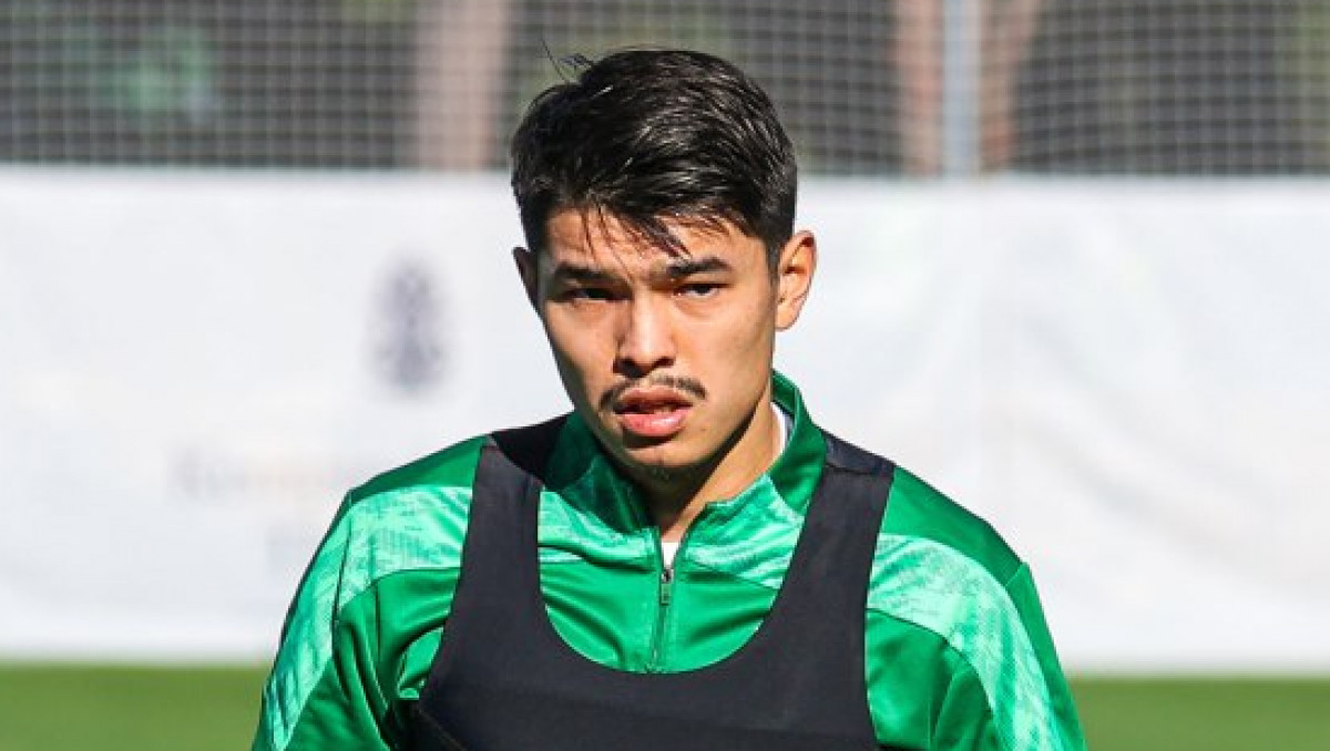 "Уедет в большой клуб". Кенжебеку вынесли вердикт по трансферу в "Ахмат"