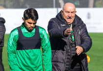 Галымжан Кенжебек и Станислав Черчесов в "Ахмате". Фото: ФК "Ахмат"©