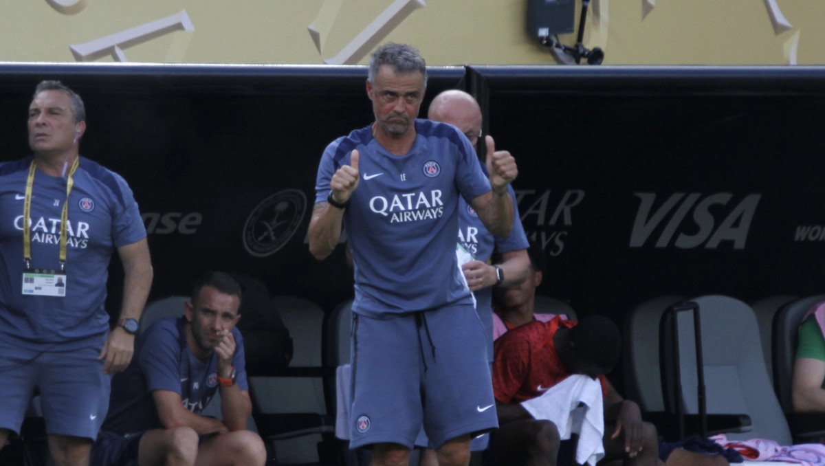 Луиса Энрике отправляют в стан принципиального соперника "Барселоны"