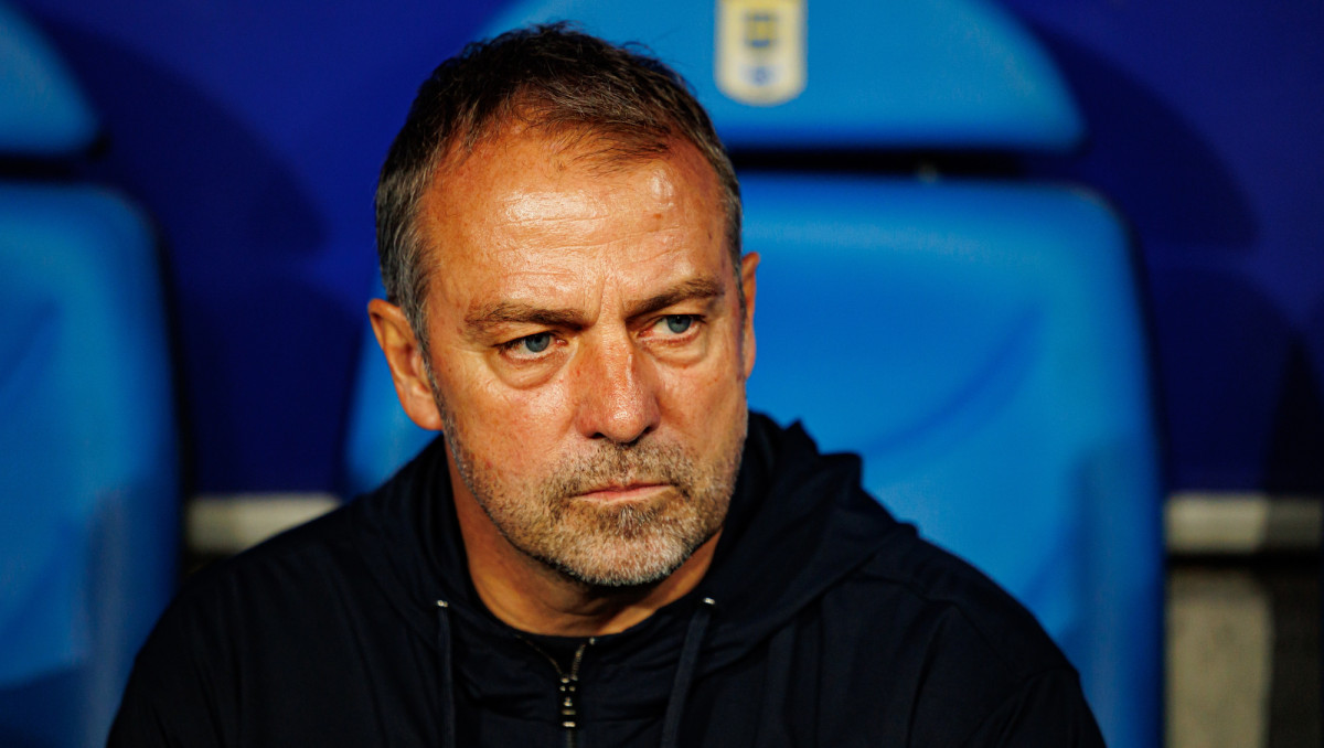 Флик высказался об уходе таланта из "Барсы": его хочет выкупить ПСЖ