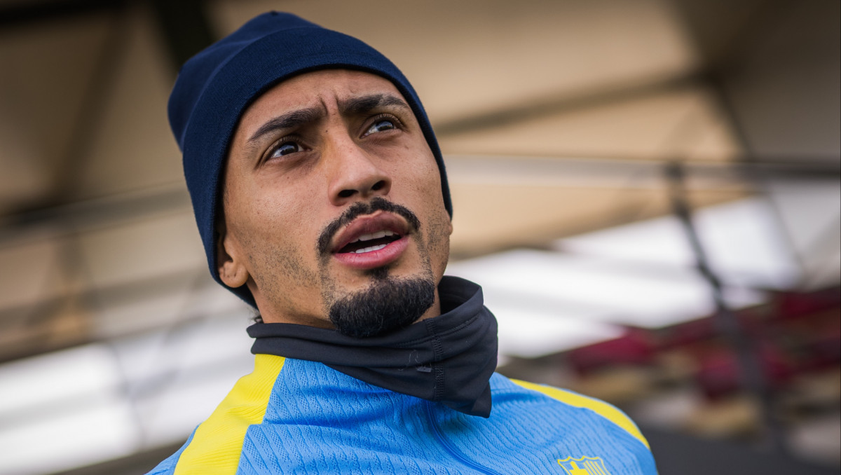 "Барселона" объявила об исключении лидера атаки из состава