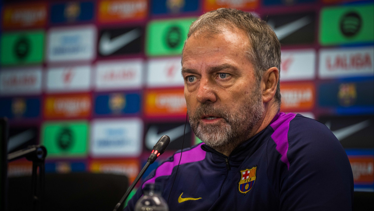 Флик объяснил сенсационное поражение "Барселоны" и назвал виновного