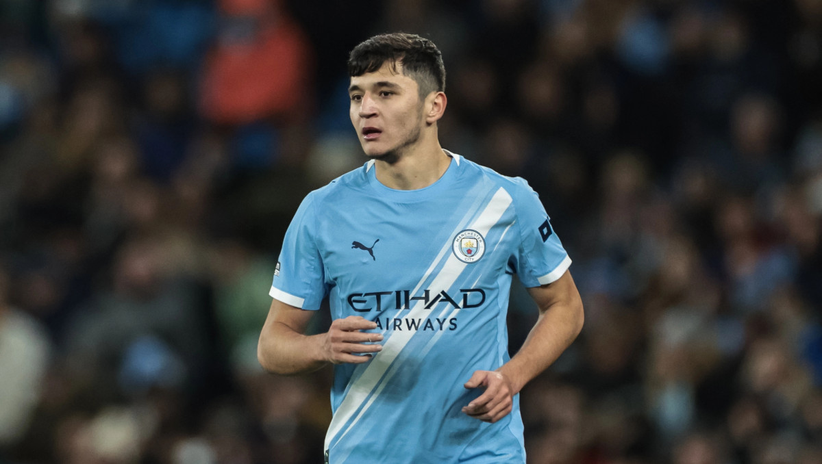 Защитник сборной Англии стал конкурентом Хусанова