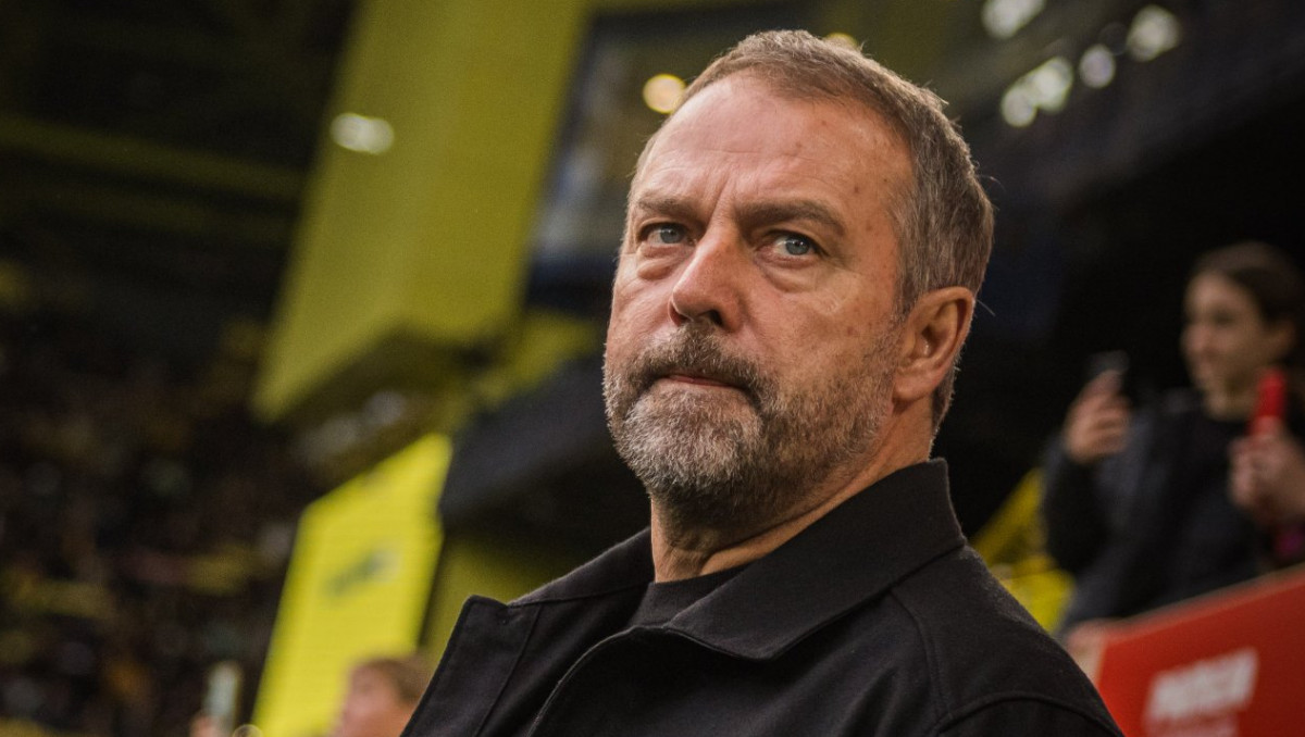 Флик отлучил таланта "Барселоны" от команды: известна причина