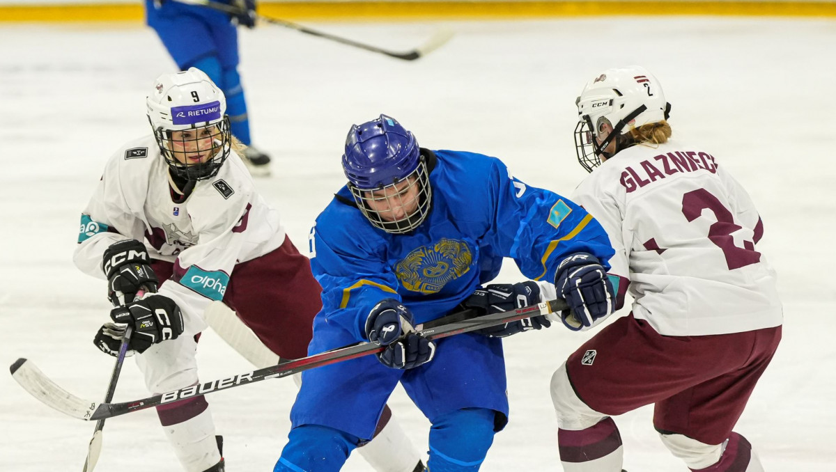 Казахстан учинил разгром со счетом 9:1 на ЧМ по хоккею